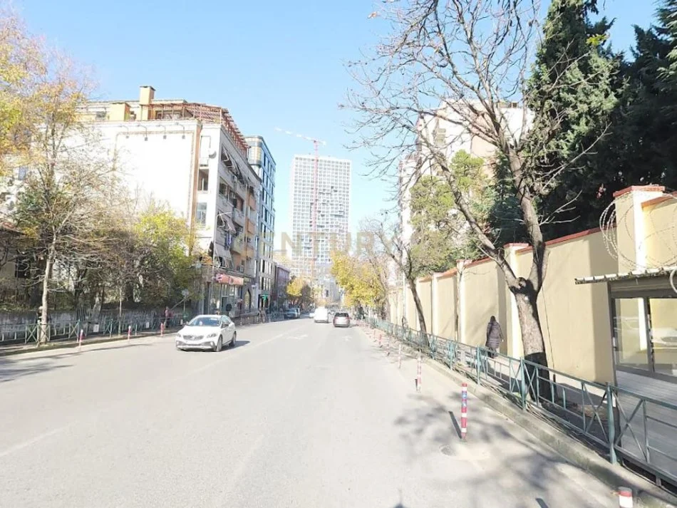 Tirane, shitet hotel , 580 m² 1.750.000 € (Prane AMBASADES AMERIKANE)