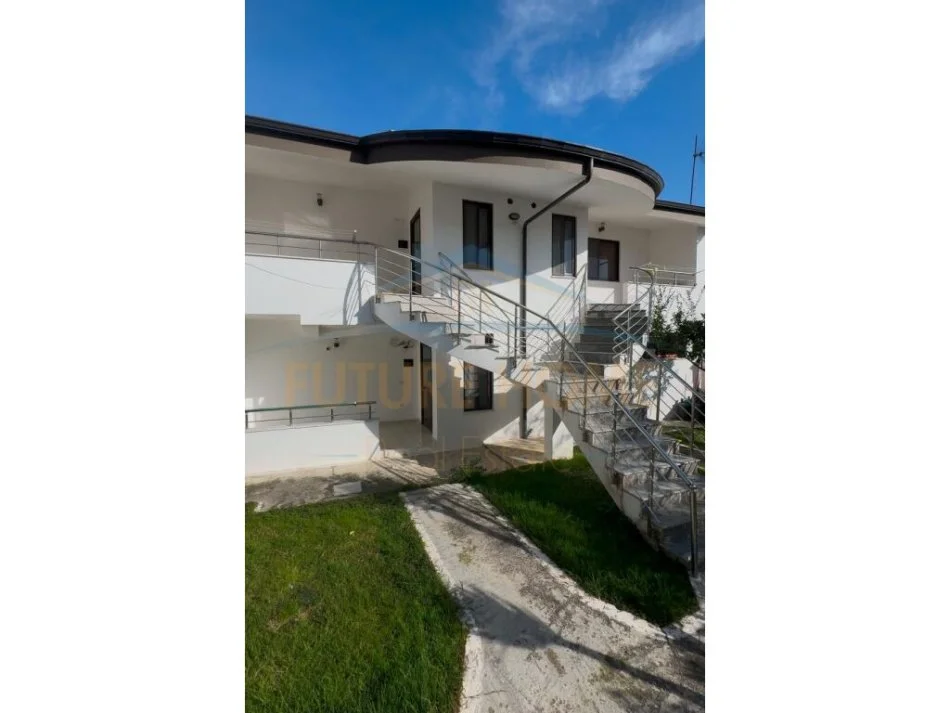 Tirane, shitet , 800.000 € (QERRET)