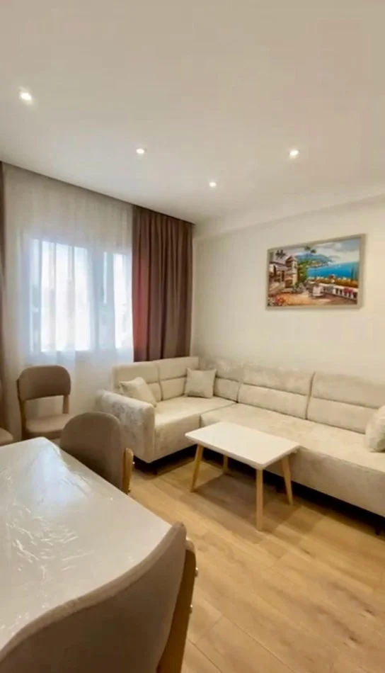 Tirane, jepet me qera apartament 2+1+Ballkon Kati 11, 110 m² 550 € (Rruga e Kavajes)