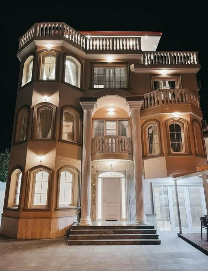 Tirane, jepet me qera hotel , 331 m² 3.200 € (Rruga Ura)