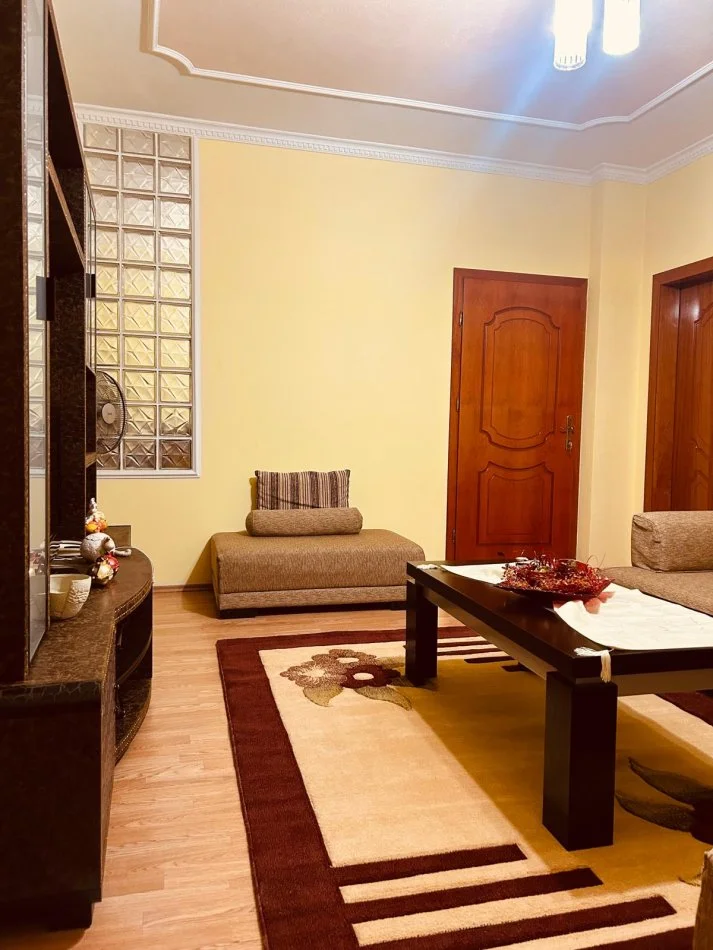 Tirane, jepet me qera apartament 2+1 Kati 2, 105 m² 500 € (Jordan Misja)