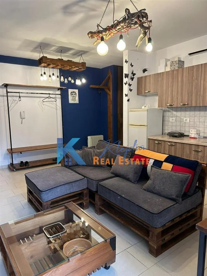 Tirane, jap me qera apartament 1+1+Ballkon Kati 2, 64 m² 600 € (afer Liqenit te Thate)