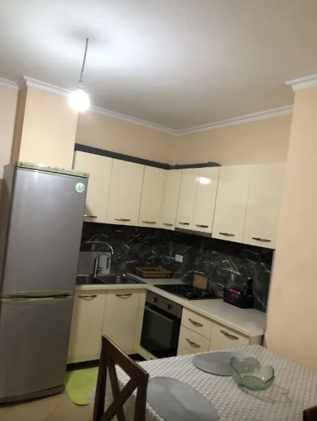 Tirane, jepet me qera apartament 2+1 Kati 6, 96 m² 400 € (Rruga e Dajtit, Fresk)