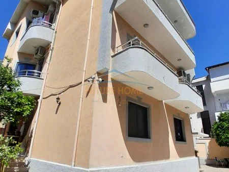 Shitet, Vilë 3-katëshe, pranë Shkollës Ramazan Jarani, Tiranë. AREA52417