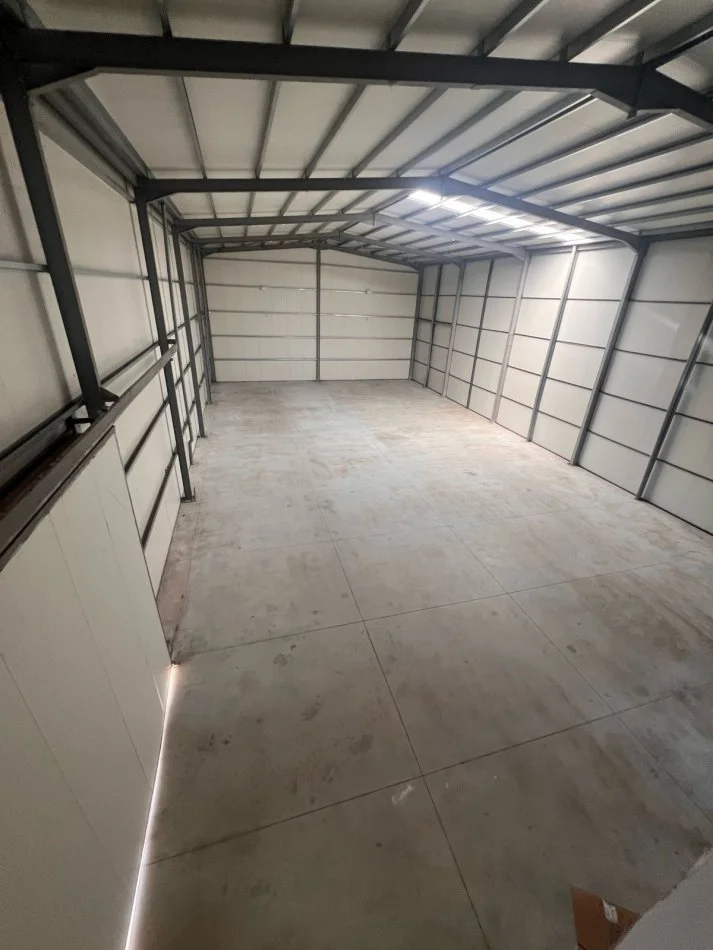 Tirane, jepet me qera magazine Kati 0, 600 m² 2.600 € (Autosttrada Tirane Durres)