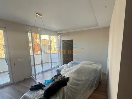 Qera, Apartament 2+1, Rruga e Barrikadave, Tiranë. AREA52532