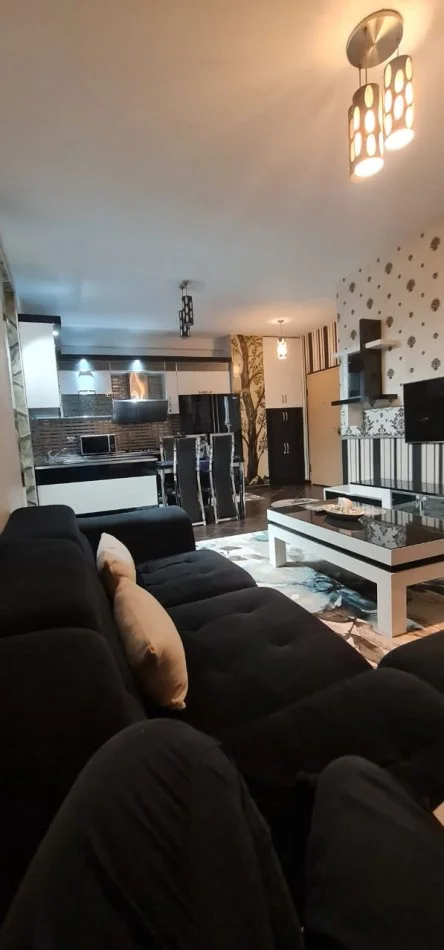 Tirane, jepet me qera apartament 3+1 Kati 2, 115 m² 750 € (Bulevardi i Ri)