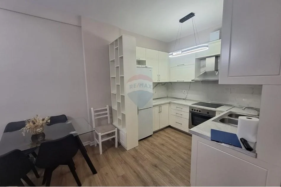 Tirane, jepet me qera apartament Kati 8, 70 m² 600 € (Don Bosko Hipoteka)