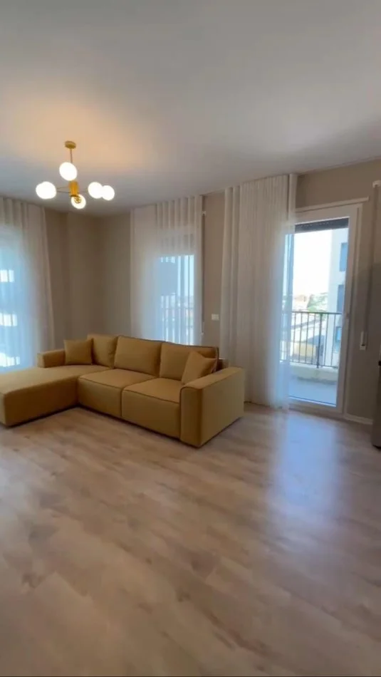 Tirane, jepet me qera apartament 1+1+Ballkon Kati 4, 73 m² 600 € (Don Bosko, Trio Tower Residence)