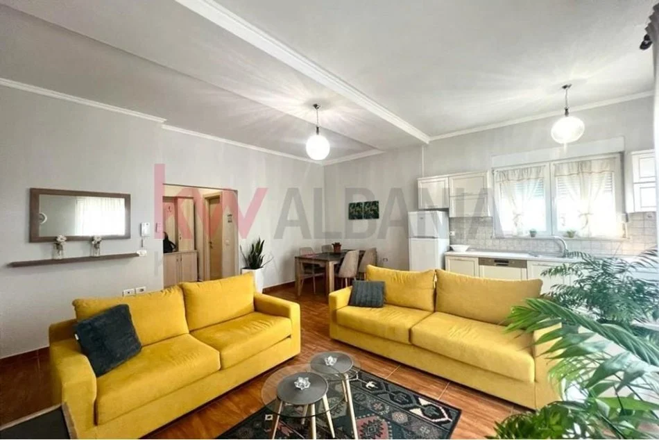 Tirane, jepet me qera apartament 2+1 Kati 5, 96 m² 750 € (SQUARE 21)