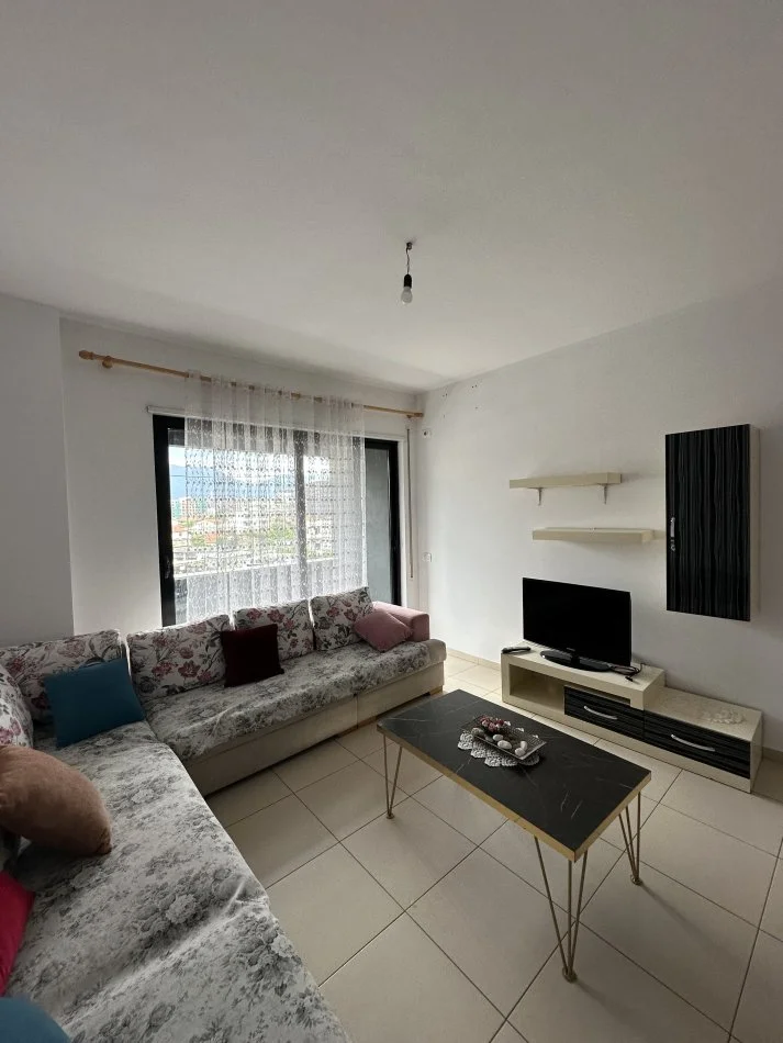 Tirane, jepet me qera apartament 2+1 Kati 3, 90 m² 500 € (Astir)