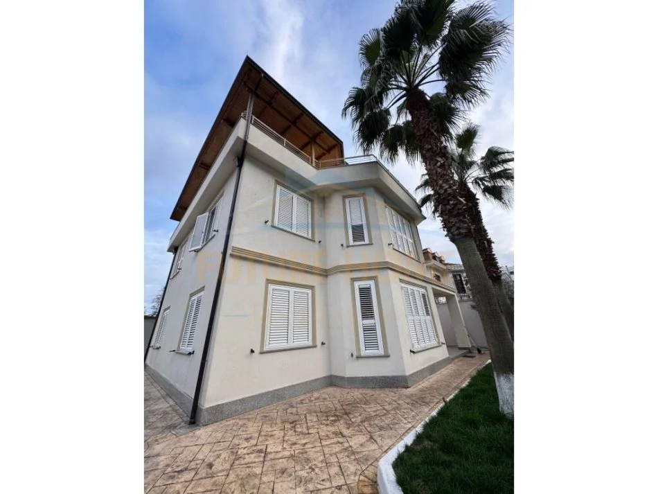 Durres, jepet me qera Vile Kati 3, 384 m² 1.000 € (Kryqit të Kuq, Durrës)