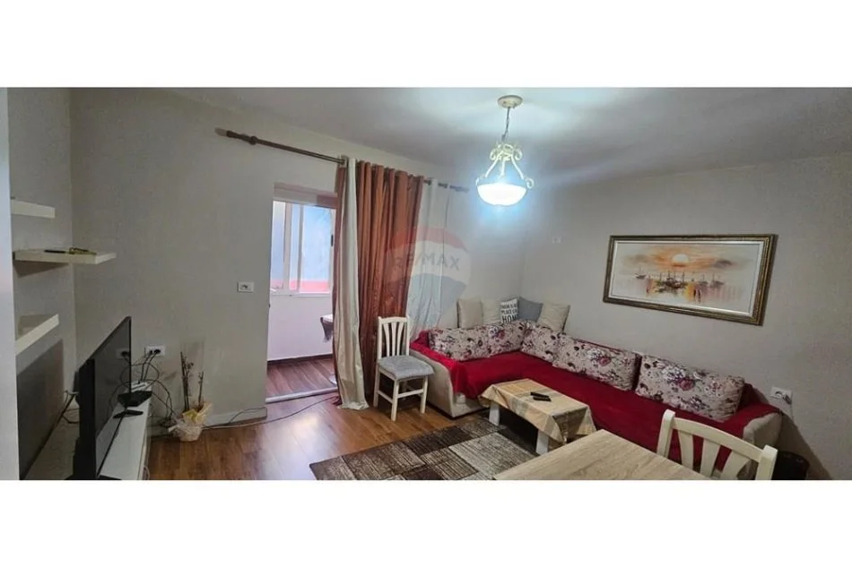 Tirane, jepet me qera apartament , 65 m² 500 € (Rruga Ali Demi)
