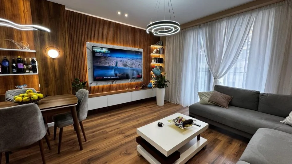 Tirane, shitet apartament 2+1 Kati 2, 105 m² 215.000 € (Ish Fusha e Aviacionit)