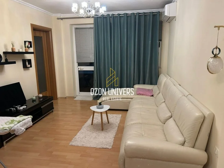 Tirane, jepet me qera apartament 2+1 Kati 4, 110 m² 600 € (Qender)