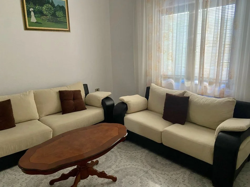 Tirane, jepet me qera apartament 2+1 Kati 2, 110 m² 400 € (Sauk i Ri)