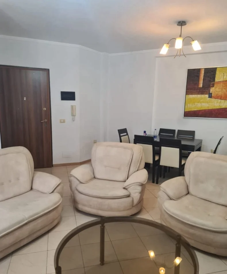 Tirane, jepet me qera apartament 2+1 Kati 5, 106 m² 680 € (Rruga e Kosovareve)