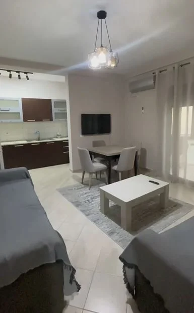 Tirane, jepet me qera apartament 1+1 Kati 3, 67 m² 450 € (Komuna Parisit)