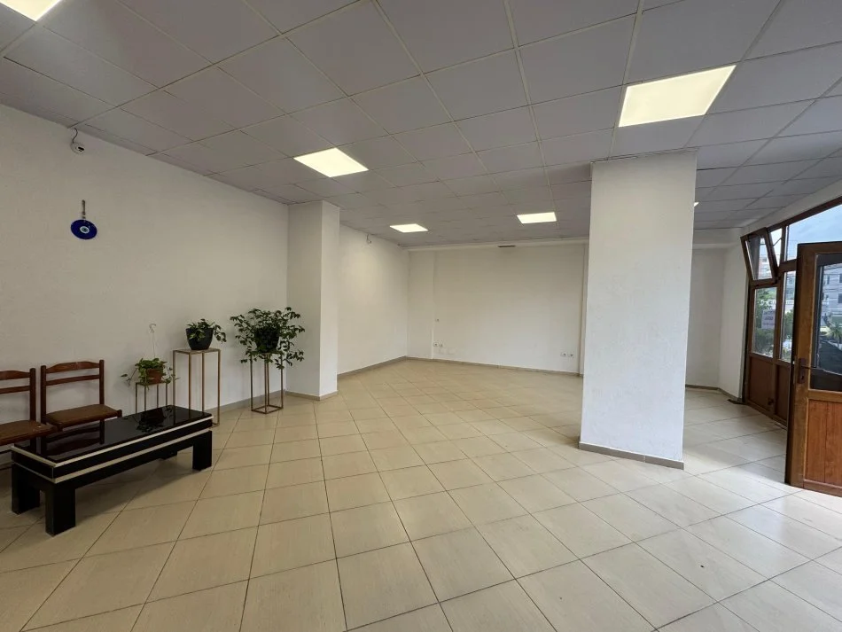 Tirane, shitet vetem 1 dhome Kati 0, 80 m² (DON BOSKO)