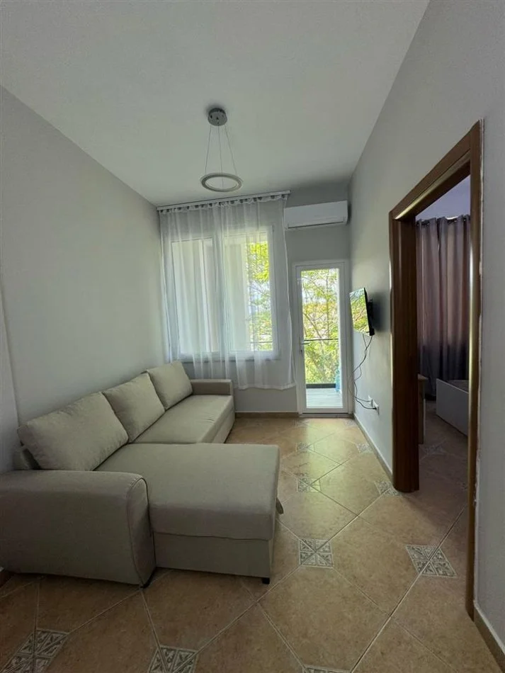 Tirane, jepet me qera apartament 1+1 Kati 2, 50 m² 400 € (Qytet Studenti)