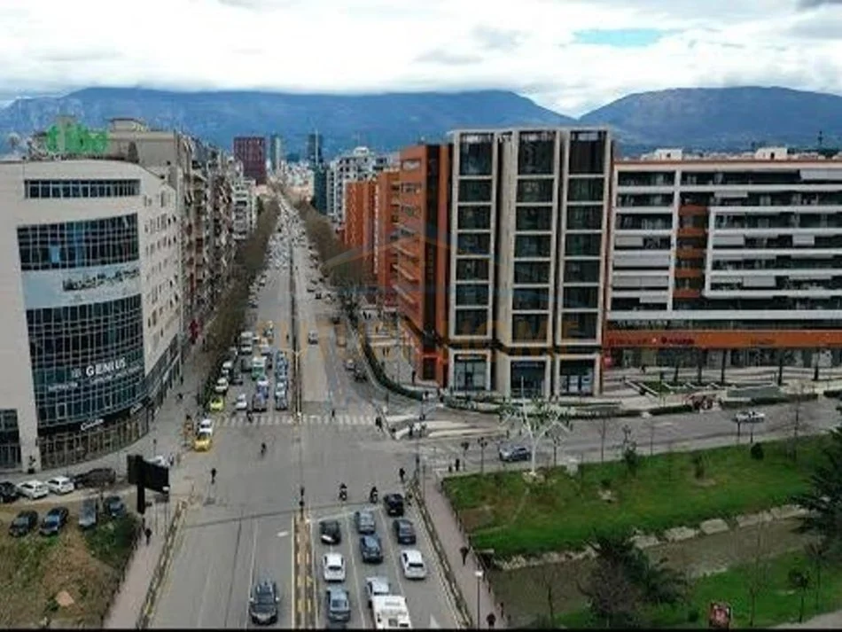 Tirane, shitet zyre Kati 2, 220 m² 482.790 € (rruga e kavajes)