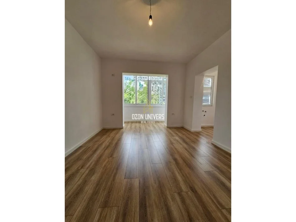 Tirane, shitet garsonier 1+1 Kati 4, 31 m² 93.000 € (Qendër)