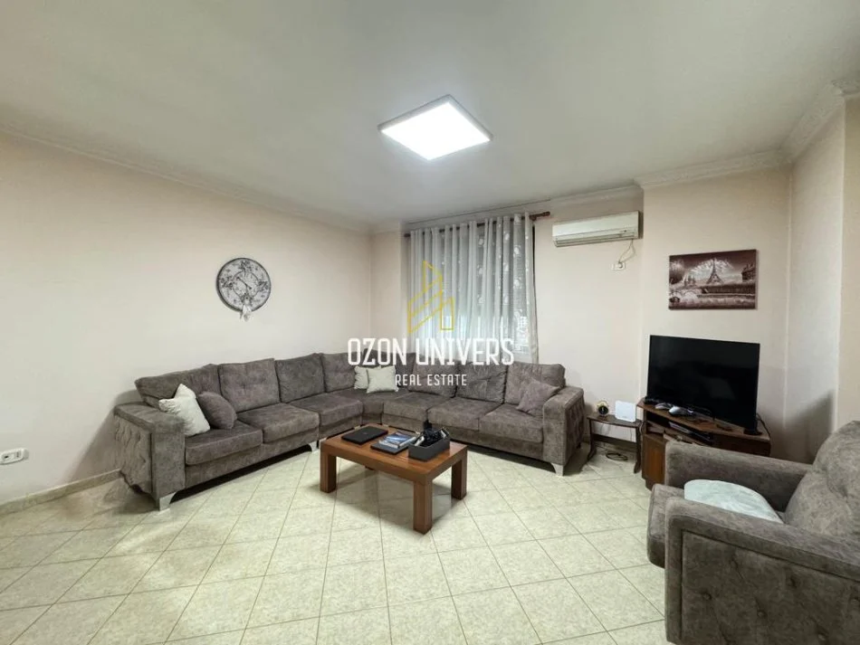 Tirane, jepet me qera apartament 2+1+Ballkon Kati 6, 120 m² 700 € (Ish Ekspozita)