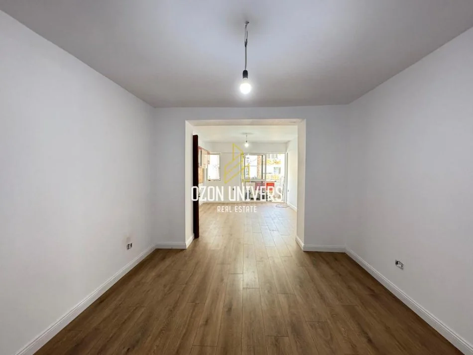 Ambient biznesi për qira në Bllok , 800€/muaj