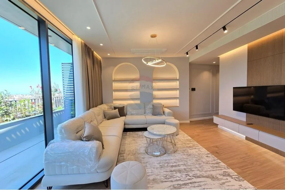 Tirane, jepet me qera apartament 3+1+Ballkon Kati 11, 150 m² 2.300 € (Lake View)