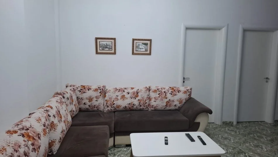 Tirane, jepet me qera apartament 2+1 Kati 7, 88 m² 550 € (Don Bosko)