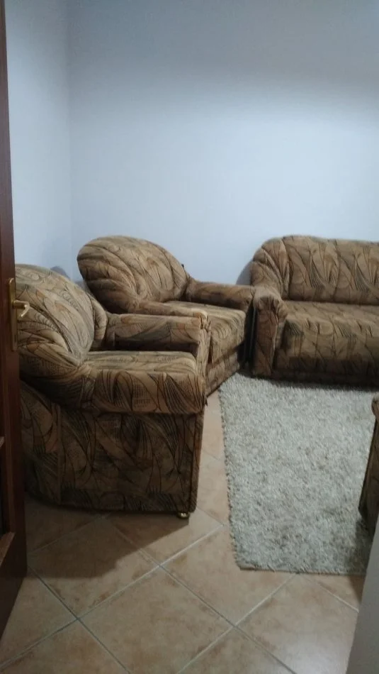 Tirane, jepet me qera apartament 2+1 Kati 1, 70 m² 350 € (Stacioni i trenit)