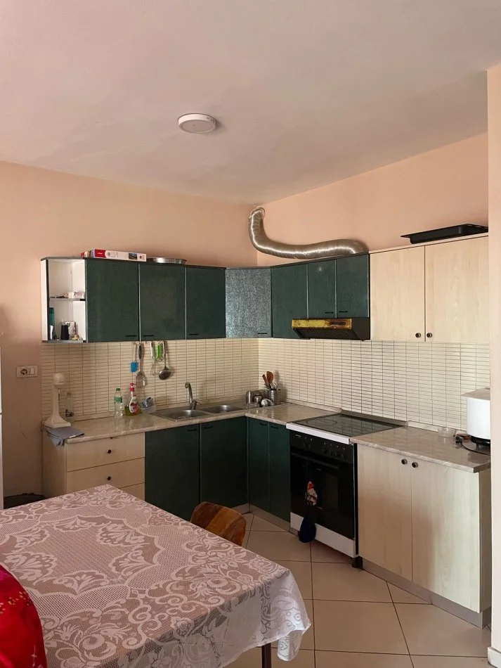 Tirane, jepet me qera apartament 2+1 Kati 6, 110 m² 500 € (Oxhaku)