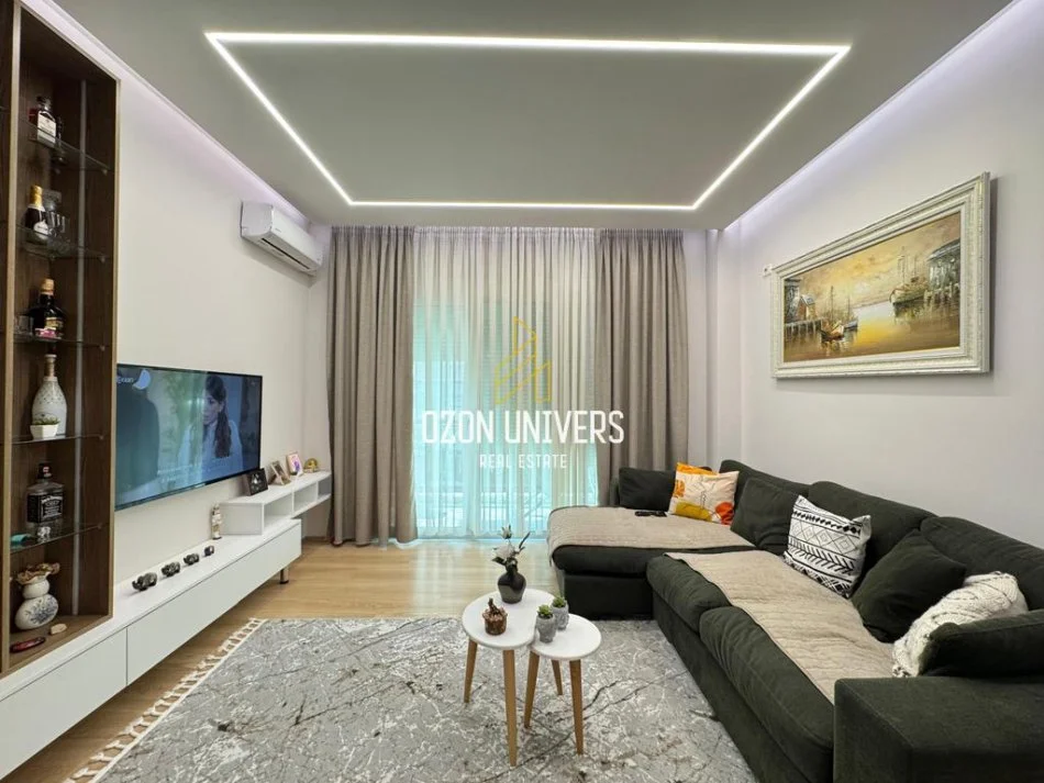 Tirane, jepet me qera apartament 2+1+Ballkon Kati 2, 85 m² 600 € (Apartament 2+1 me Qira tek Kompleksi Bora, Liqeni i Thatë !)