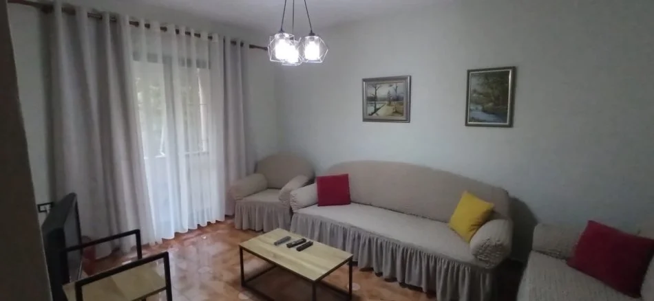 Tirane, jepet me qera apartament 1+1 Kati 5, 60 m² 600 € (Ish-Ekspozita)