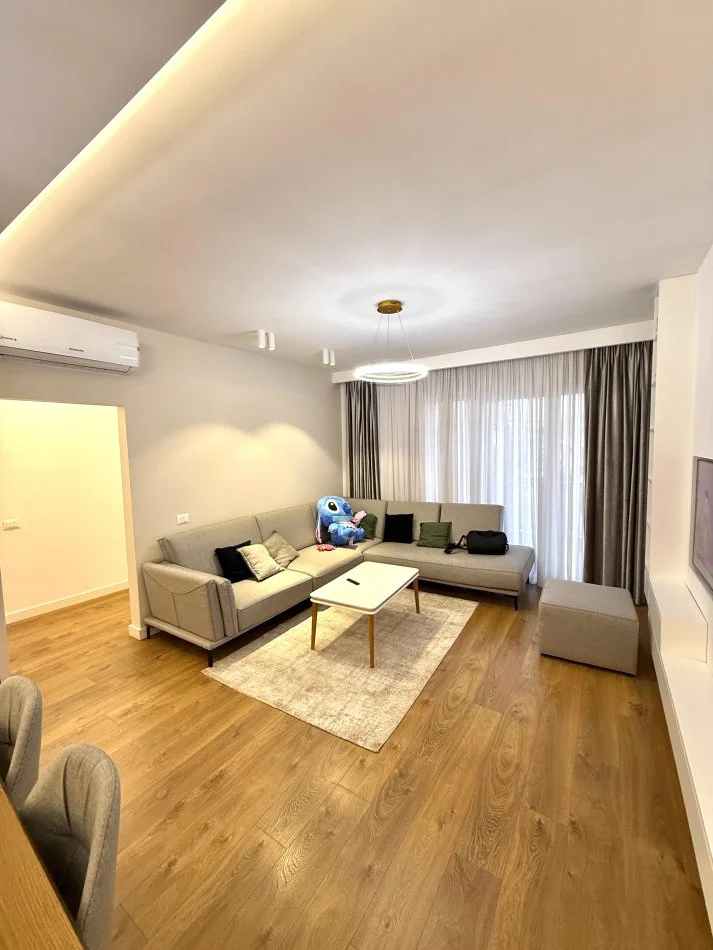 Tirane, jepet me qera apartament 2+1 Kati 4, 110 m² 1.000 € (Rruga e Elbasanit)