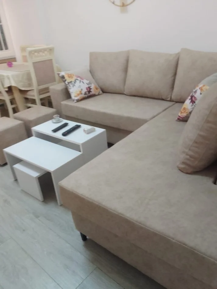 Tirane, jepet me qera 2+1 Kati 1, 97 m² 650 € (Rruga e Durrësit)