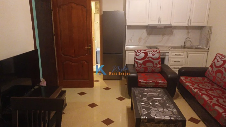 Tirane, jap me qera apartament 1+1+Ballkon Kati 2, 65 m² (afer shkolles se baletit)