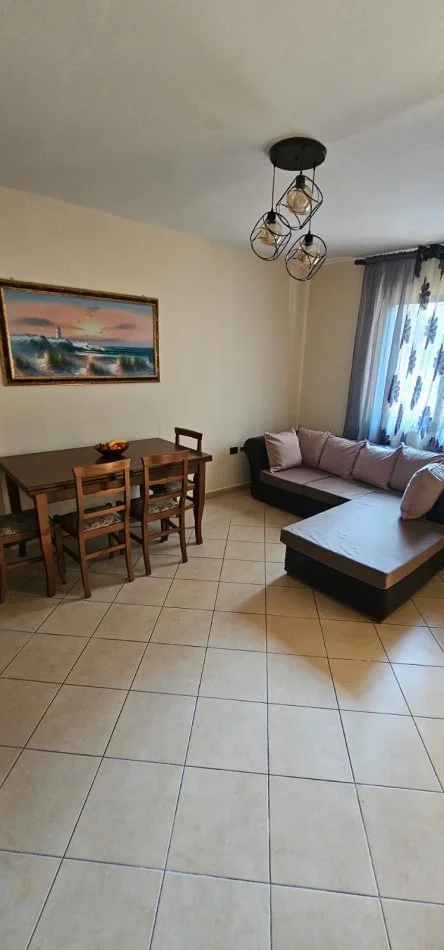 Tirane, jepet me qera apartament 2+1 Kati 1, 73 m² 400 € (Porcelan)
