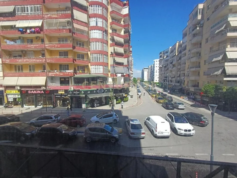 Tirane, shitet ambjent biznesi Kati 1, 570 m² 685.000 €