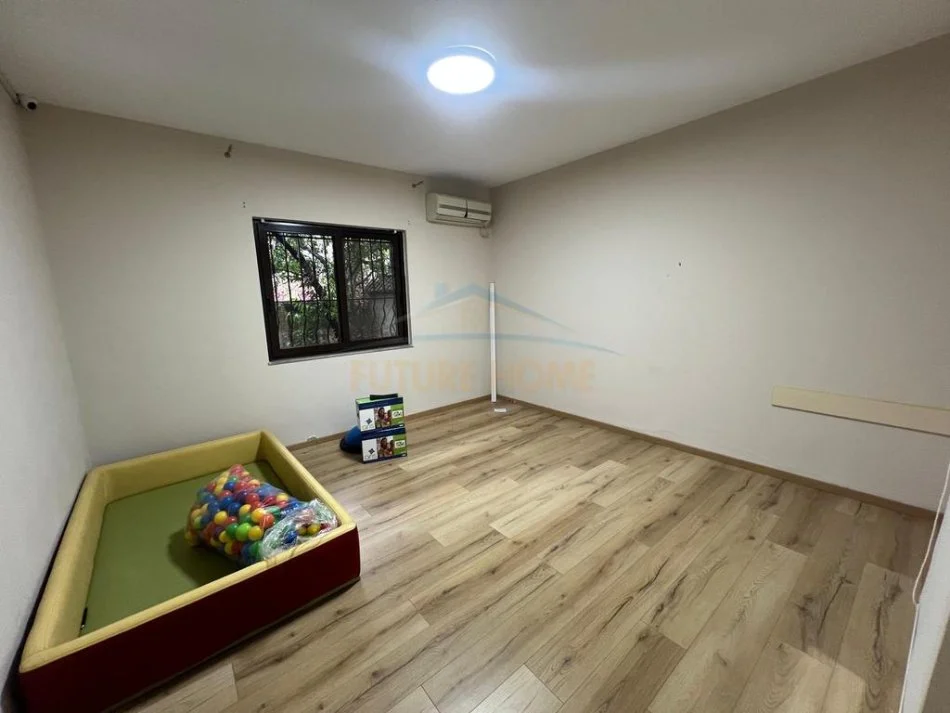 Tirane, jepet me qera Vile , (MJULL BATHORE)