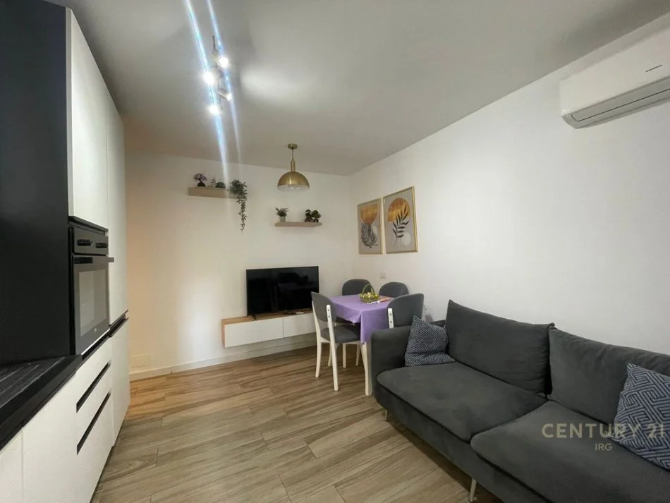 Tirane, jepet me qera apartament 2+1 Kati 2, 80 m² 750 € (Rruga Mine Peza)