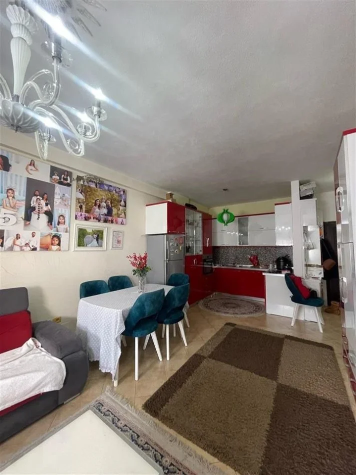Tirane, jepet me qera apartament Kati 6, 60 m² 400 € (Miso Mame)