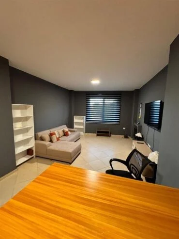Tirane, jepet me qera zyre Kati 2, 100 m² 850 € (Qender)