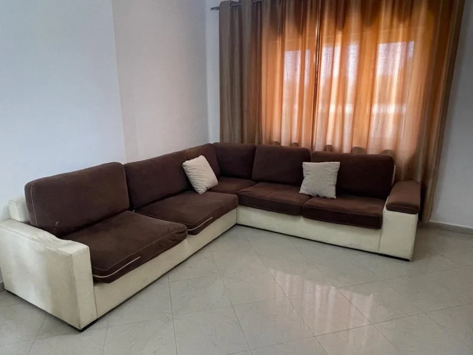 Tirane, jepet me qera apartament 2+1 Kati 5, 75 m² 480 € (21 Dhjetori)