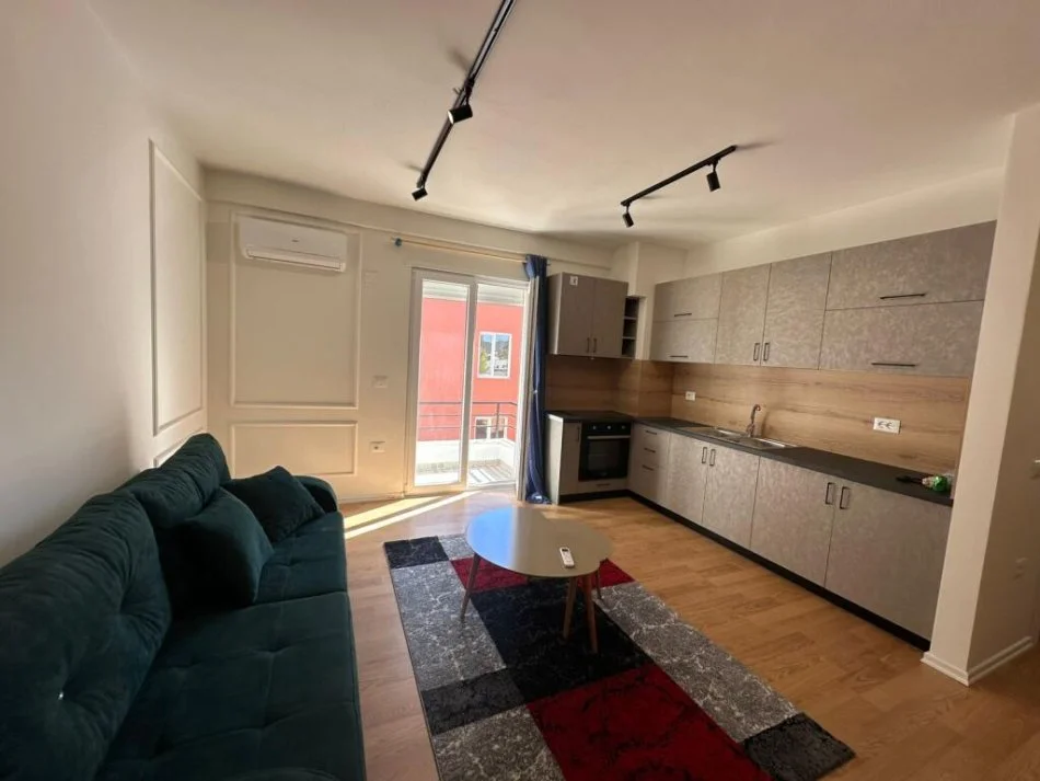 Tirane, jepet me qera apartament 1+1 Kati 3, 70 m² 550 € (Xhamia Selite)