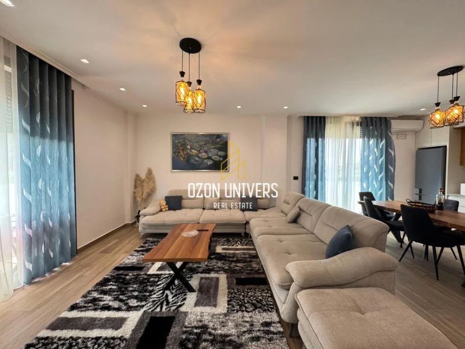 Tirane, jepet me qera apartament 2+1+Ballkon Kati 1, 137 m² 1.500 € (Rezidencë në TEG)