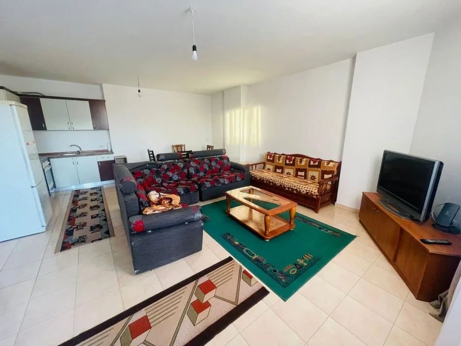 Tirane, jepet me qera apartament 1+1 Kati 9, 60 m² 400 € (Yzberisht)