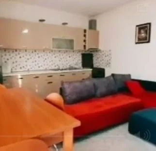 Tirane, jepet me qera apartament 2+1 Kati 2, 101 m² 350 € (Sauk i Vjetër)