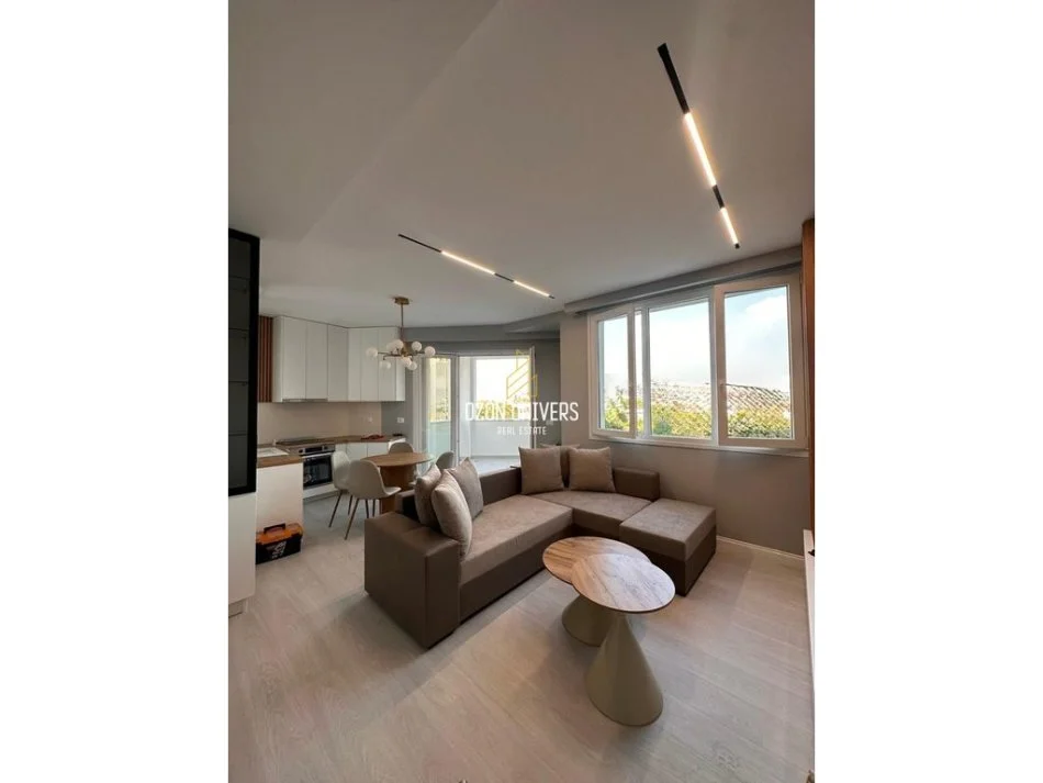 Tirane, jepet me qera apartament 1+1+Ballkon Kati 3, 70 m² 600 € (RiverSide Residence, pranë rrugës Teodor Keko)