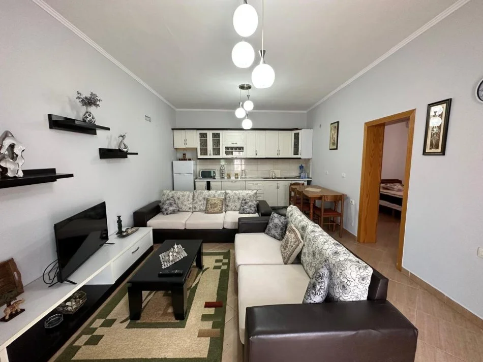 Tirane, jepet me qera apartament 2+1 Kati 2, 100 m² 450 € (Porcelan)
